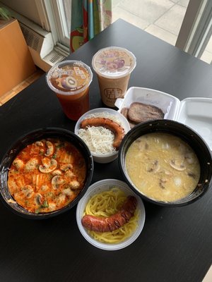 Deer Garden Signatures Soupe et Nouilles Restaurant by null