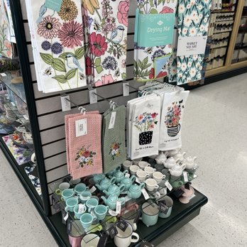 Hobby Lobby - Arts & Crafts Near Me - Phoenix, Arizona