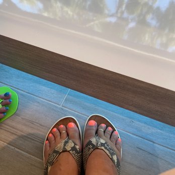 Ascend Nail Lounge - Nail Salons Near Me - Seattle, Washington