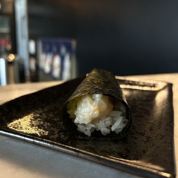 Ato Hand Roll Bar - Hokkaido scallop hand roll ($5) - Japanese Near Me - Fullerton, California