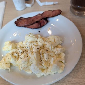 Denny's - Egg whites and turkey bacon - Diners Near Me - Columbia, South Carolina Denny's - Egg whites and turkey bacon - Diners Near Me - Columbia, South Carolina