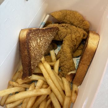 DQ Grill & Chill Restaurant - 6 piece original chicken basket - Burgers Near Me - Florence, Oregon DQ Grill & Chill Restaurant - 6 piece original chicken basket - Burgers Near Me - Florence, Oregon
