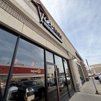 Viet Taste - Outside - Vietnamese Near Me - Norridge, Illinois Viet Taste - Outside - Vietnamese Near Me - Norridge, Illinois