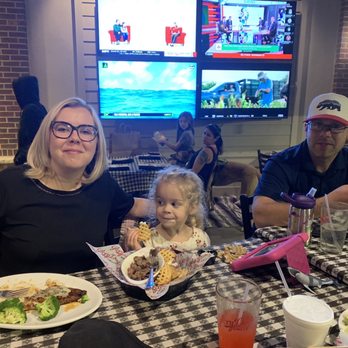 Glory Days Grill - Beautiful patio area! - Sports Bars Near Me - Wesley Chapel, Florida