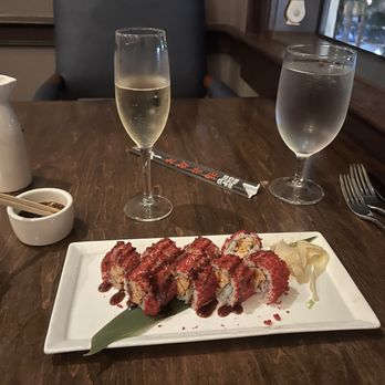 Deep Blu Seafood Grille - Cajun sushi roll with crayfish - Seafood Near Me - Orlando, Florida