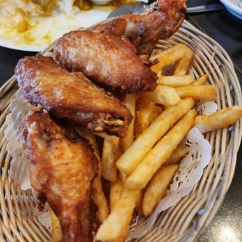 Goldsor Restaurant - Happy Hour - G. Chicken Wings with French Fries - Fast Food Near Me - Richmond Hill, Ontario Goldsor Restaurant - Happy Hour - G. Chicken Wings with French Fries - Fast Food Near Me - Richmond Hill, Ontario