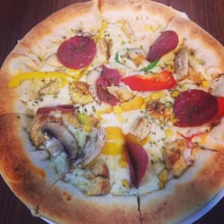 Tommy's - American pizza, stuffed crust :)