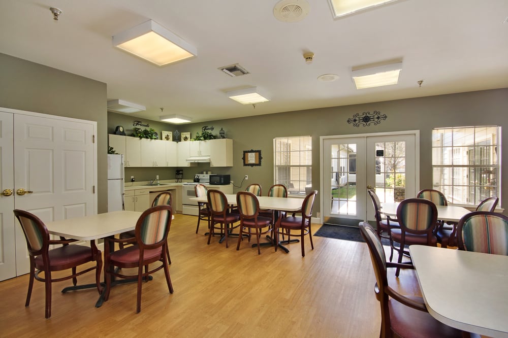 ELMCROFT OF LAKE JACKSON Updated September 2024 11 Photos 206 Oak Dr S, Lake Jackson