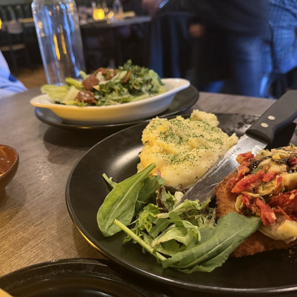 Audacity British Style Pub - Chicken with artichoke and sun dried tomatoes - Pubs Near Me - Manchester, Connecticut