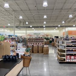 Sprouts Farmers Market - Interior