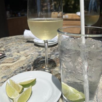 Magic Key Terrace - Magic Key Holder Dining - White wine (Fess Parker, Riesling) - Wine Bars Near Me - Anaheim, California Magic Key Terrace - Magic Key Holder Dining - White wine (Fess Parker, Riesling) - Wine Bars Near Me - Anaheim, California