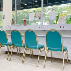 Solar Nails Spa - Drybar and waiting area