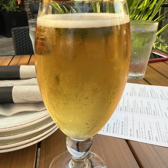 Village Taphouse - Stella - Canadian (New) Near Me - West Vancouver, British Columbia Village Taphouse - Stella - Canadian (New) Near Me - West Vancouver, British Columbia