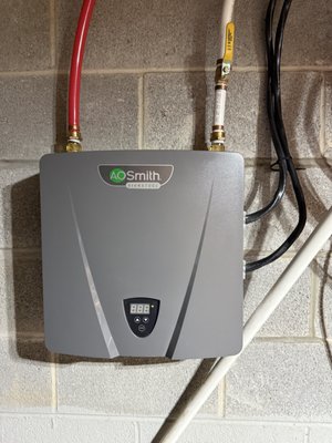 Ashley J Edwards Construction Logo