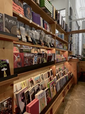 Heath Newsstand by null