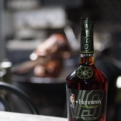 Foodland - Cheers Hennessy VS (NBA Edition 2023/2024) *5/2024 Drink Responsibly