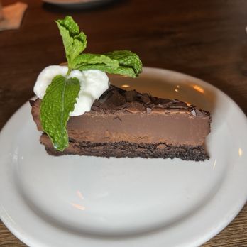 Z Asian - Vietnamese Kitchen - Chocolate mousse cake - Vietnamese Near Me - Orlando, Florida Z Asian - Vietnamese Kitchen - Chocolate mousse cake - Vietnamese Near Me - Orlando, Florida