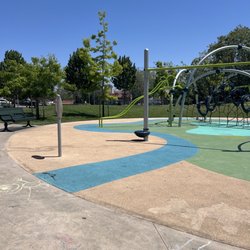 Siempre Verde Park - Play structure