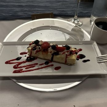 333 Pacific - Berry Berry Cheesecake - Steakhouses Near Me - Oceanside, California