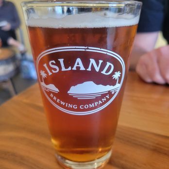 Island Brewing Company - Avocado Honey Ale - Breweries Near Me - Carpinteria, California Island Brewing Company - Avocado Honey Ale - Breweries Near Me - Carpinteria, California