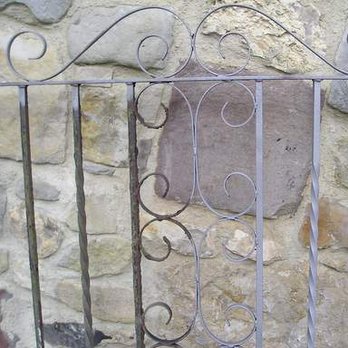 Viking Sandblasting - Sandblasted half of gate Before & After - Sandblasting Near Me Viking Sandblasting - Sandblasted half of gate Before & After - Sandblasting Near Me