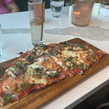 Leela's Wine Bar - Trophy Club - Veggie Pizza - Wine Bars Near Me - Trophy Club, Texas