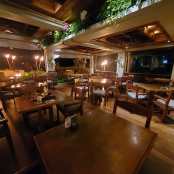 The Banyan Tree - Dining area - Seafood Near Me - Kapalua, Hawaii The Banyan Tree - Dining area - Seafood Near Me - Kapalua, Hawaii