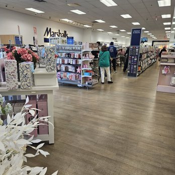 Marshalls - Inside the store - Department Stores Near Me - Stevenson Ranch, California