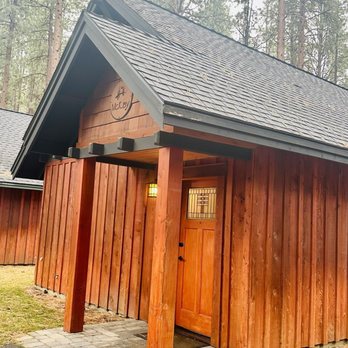 FivePine Lodge & Conference Center - Hotels Near Me - Sisters, Oregon FivePine Lodge & Conference Center - Hotels Near Me - Sisters, Oregon