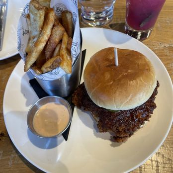 High Bank Distillery - Spicy Dipped Chicken Sandwich 9/10 - New American Near Me - Columbus, Ohio
