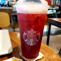 Starbucks - Iced Passion Fruit Tea || IG: @misspiggyeats