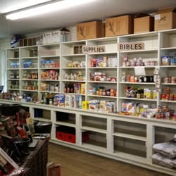 Rucki's Abington Store Abington - A few canned goods