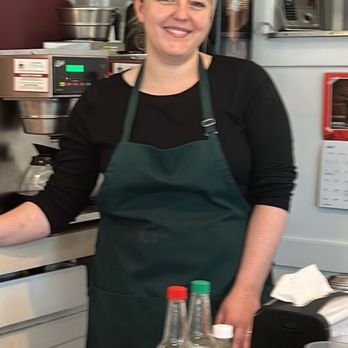 Eel River Cafe - Waitress - Cafes Near Me - Garberville, California