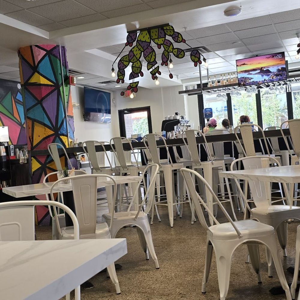 Morning Squeeze - Inside of restaurant - Breakfast & Brunch Near Me - Phoenix, Arizona Morning Squeeze - Inside of restaurant - Breakfast & Brunch Near Me - Phoenix, Arizona
