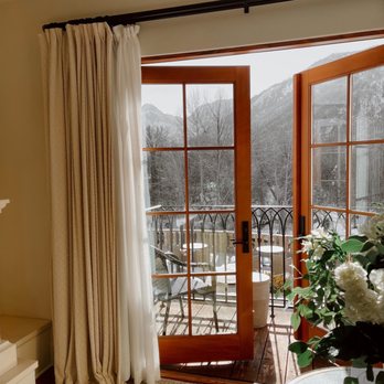 Posthotel Leavenworth - Balcony room with views of snowy mountains - Hotels Near Me - Leavenworth, Washington Posthotel Leavenworth - Balcony room with views of snowy mountains - Hotels Near Me - Leavenworth, Washington