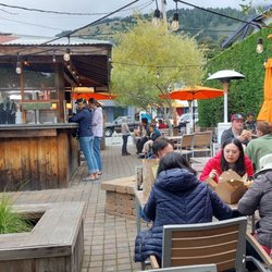 Breakers Café - Outdoor Dining