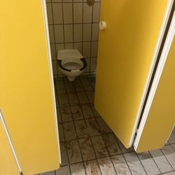 Campingplatz München-Thalkirchen - Erbrochenes in der Badezimmertoilette  vomit in bathroom toilet