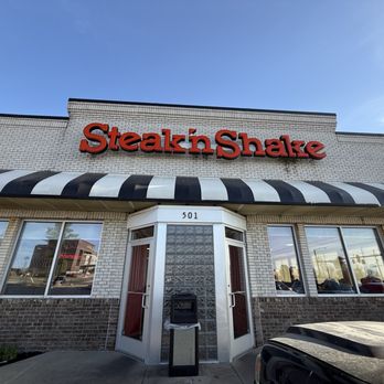 Steak ’n Shake - Outside of the restaurant - Burgers Near Me - Broken Arrow, Oklahoma