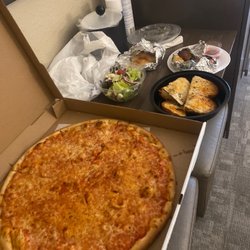 Previti Pizza & Papazzio Dining