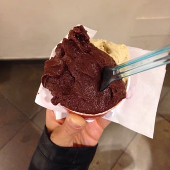 Gelateria Il Sorriso - Coppetta con tartufo e pistacchio! - Ice Cream & Frozen Yogurt Near Me - Florence, FI Gelateria Il Sorriso - Coppetta con tartufo e pistacchio! - Ice Cream & Frozen Yogurt Near Me - Florence, FI