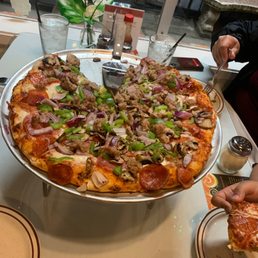 4 Corners Special Pizza