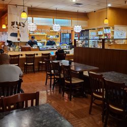 Sushi Mori - Seating and counter