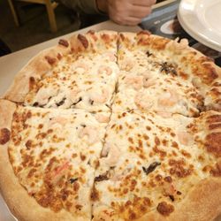Le Grec - Seafood pizza