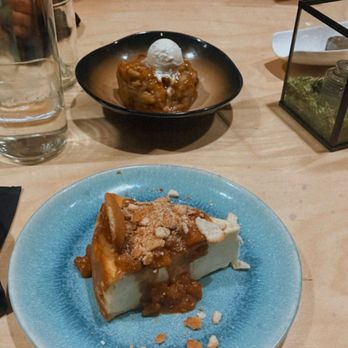 Bronzeville Winery - Bourbon peach cheesecake and bread pudding - New American Near Me - Chicago, Illinois
