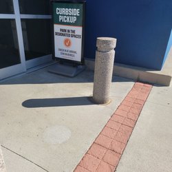 DICK'S Warehouse Sale