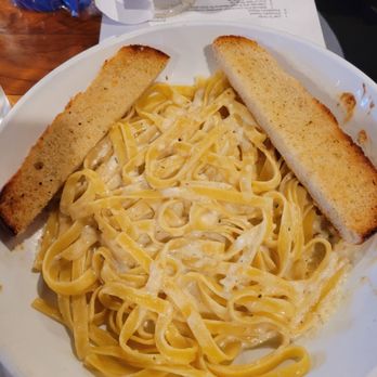Gina Maria's Pizzeria - Fettuccine alfredo pasta - Pizza Near Me - Placentia, California Gina Maria's Pizzeria - Fettuccine alfredo pasta - Pizza Near Me - Placentia, California