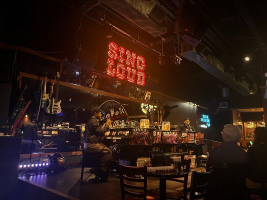 PETE'S DUELING PIANO BAR by null
