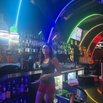 Winstons Beach Club - Cute bartender...so pretty and very nice - Music Venues Near Me - San Diego, California Winstons Beach Club - Cute bartender...so pretty and very nice - Music Venues Near Me - San Diego, California