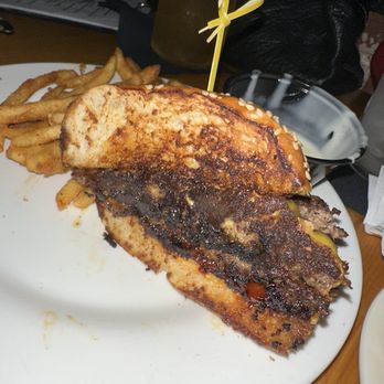 Notch Eight Craft House - Burger - Cocktail Bars Near Me - Jim Thorpe, Pennsylvania