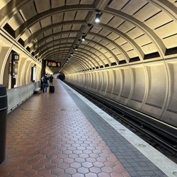 Forest Glen Metro Station